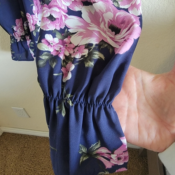 Cold shoulder floral top - Picture 6 of 11
